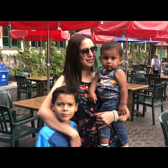 Meet your Posher, Montserrat - Picture 1 of 1